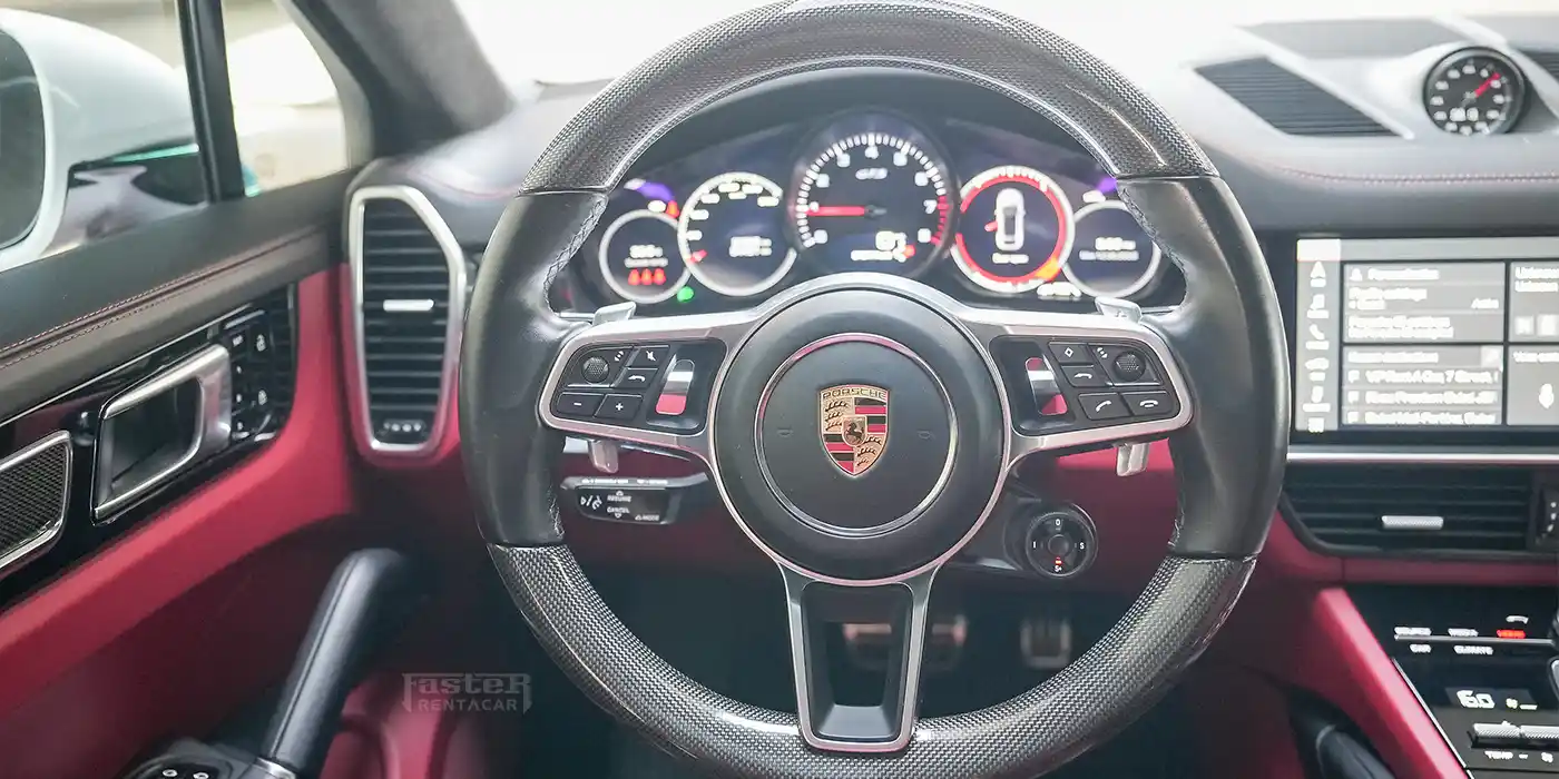 Porsche Cayenne GTS Steering