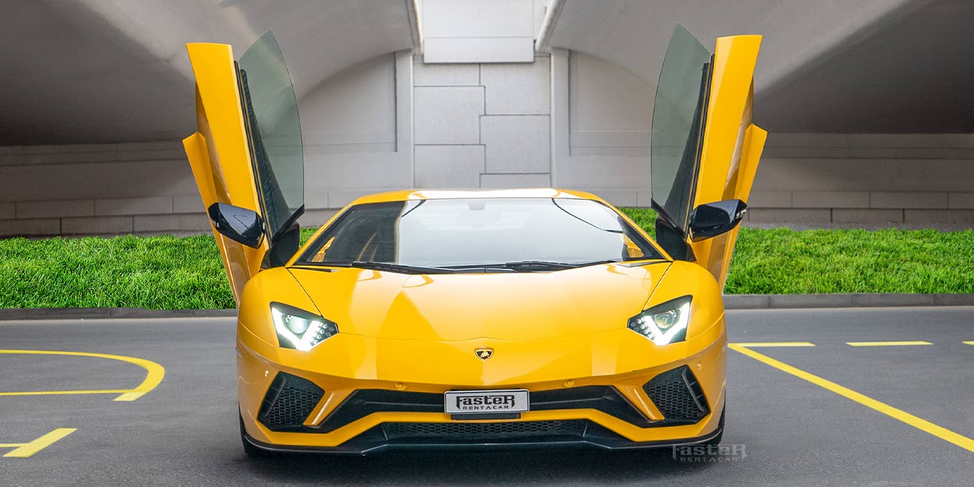 Lamborghini Aventador Yellow front