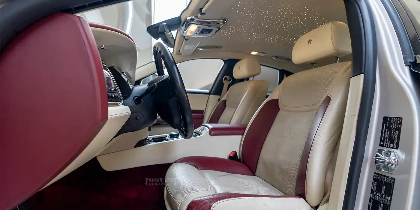 Rolls Royce Ghost - Silver inside 2