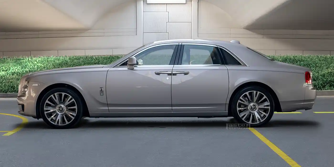 Rolls Royce Ghost - Silver side