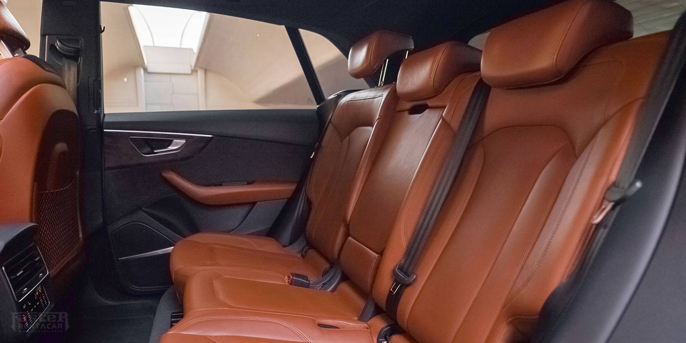 Audi Q8 inside2