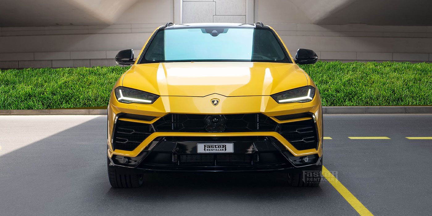 Lamborghini Urus Pearl front view