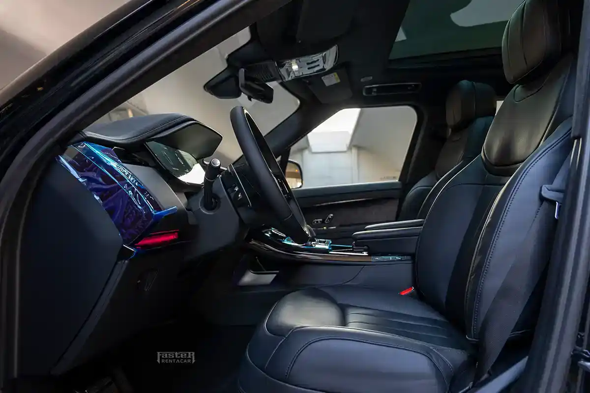 Range Rover Sport - Black Inside 1