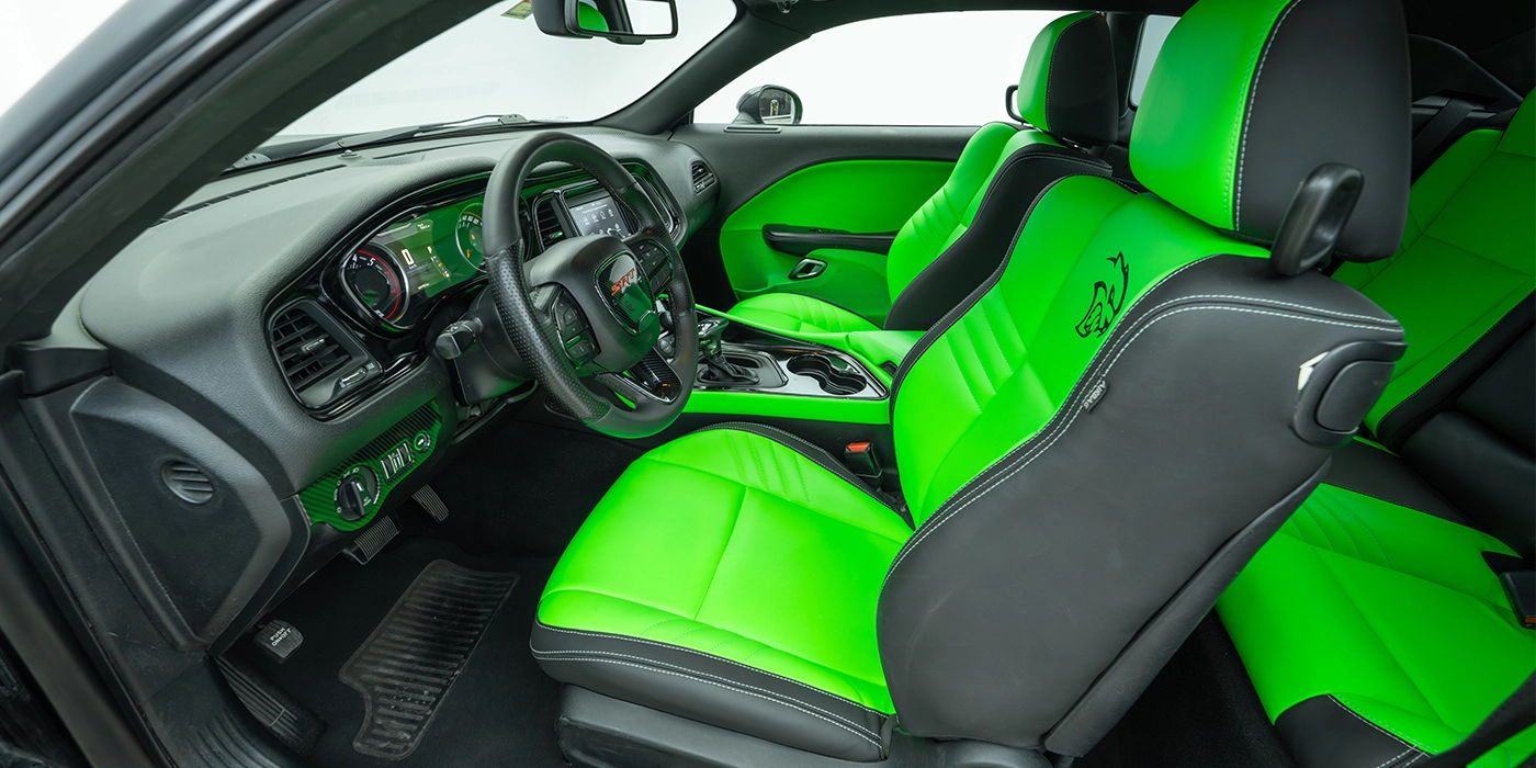 Dodge Challenger V8 interior