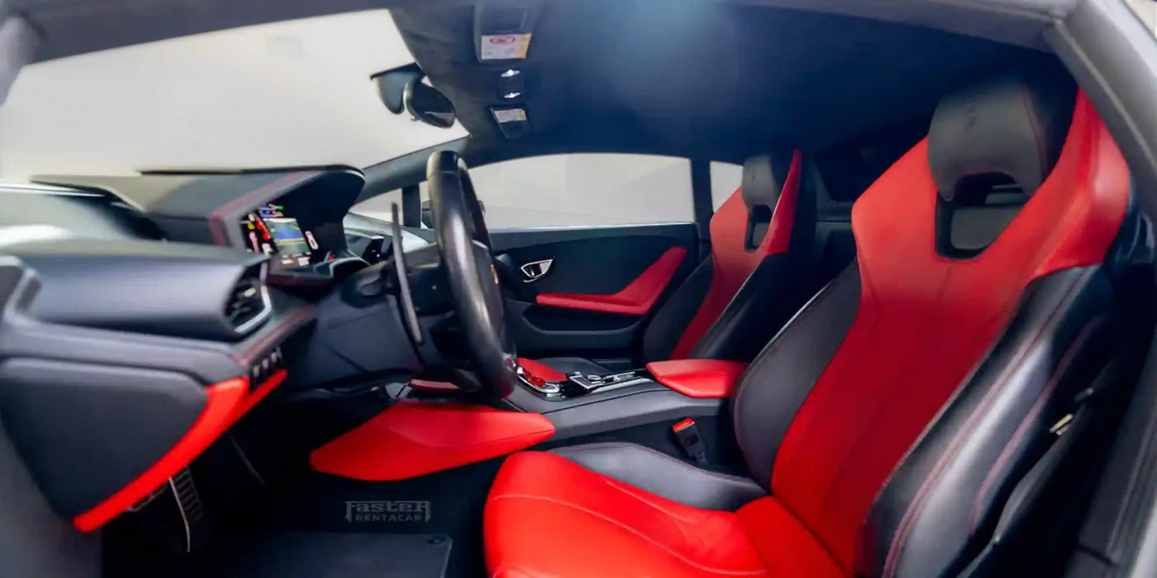 lamborghini-huracan-inside-view