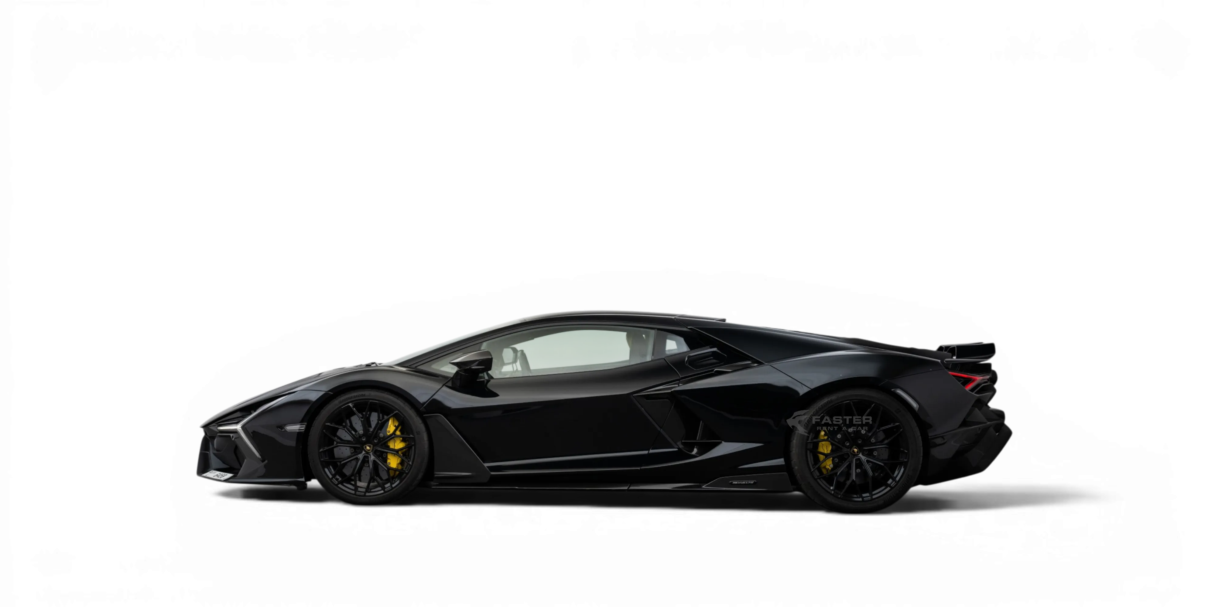 Lamborghini-Revuelto-side-view