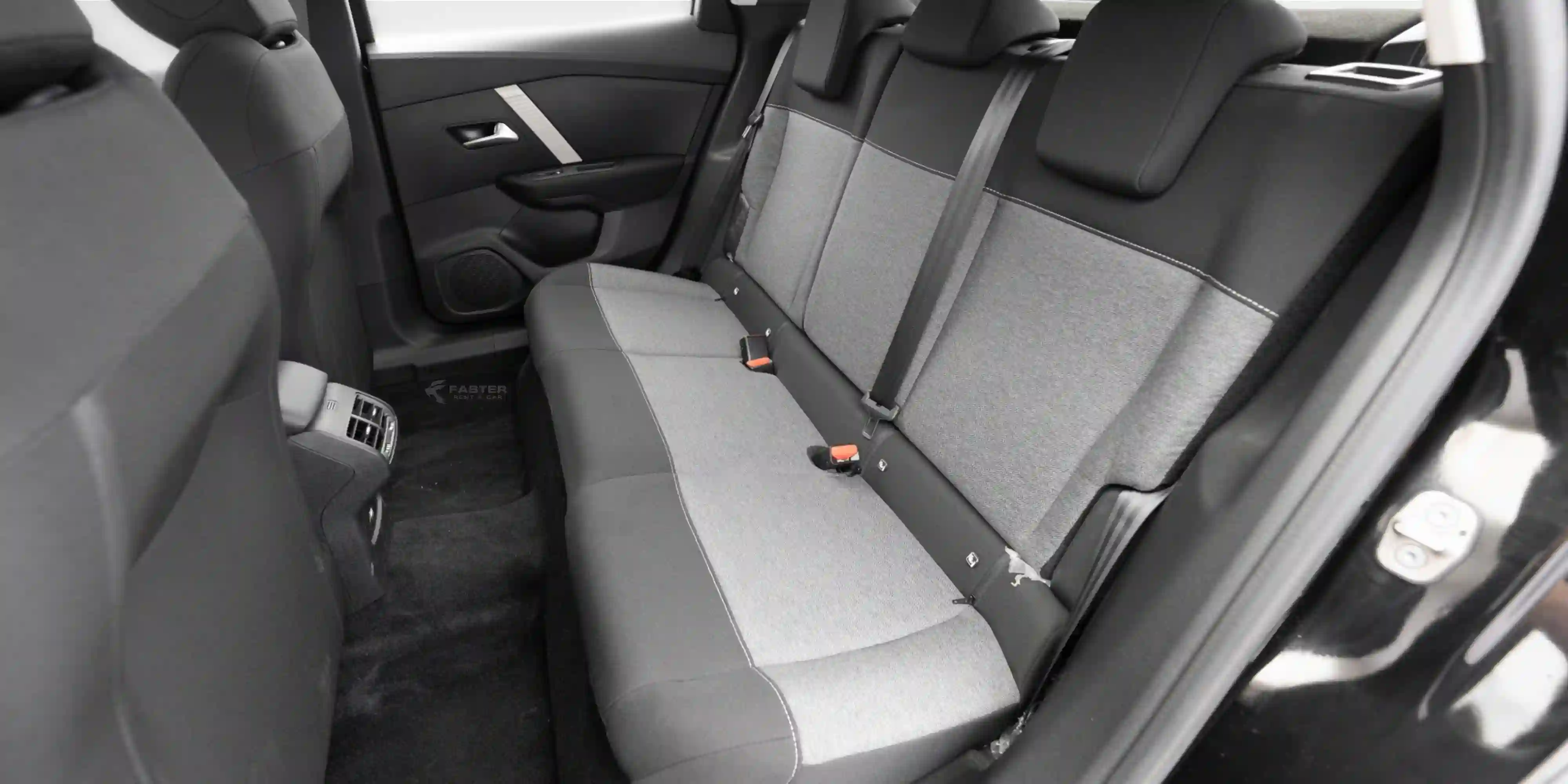 citroen-c4-inside-view