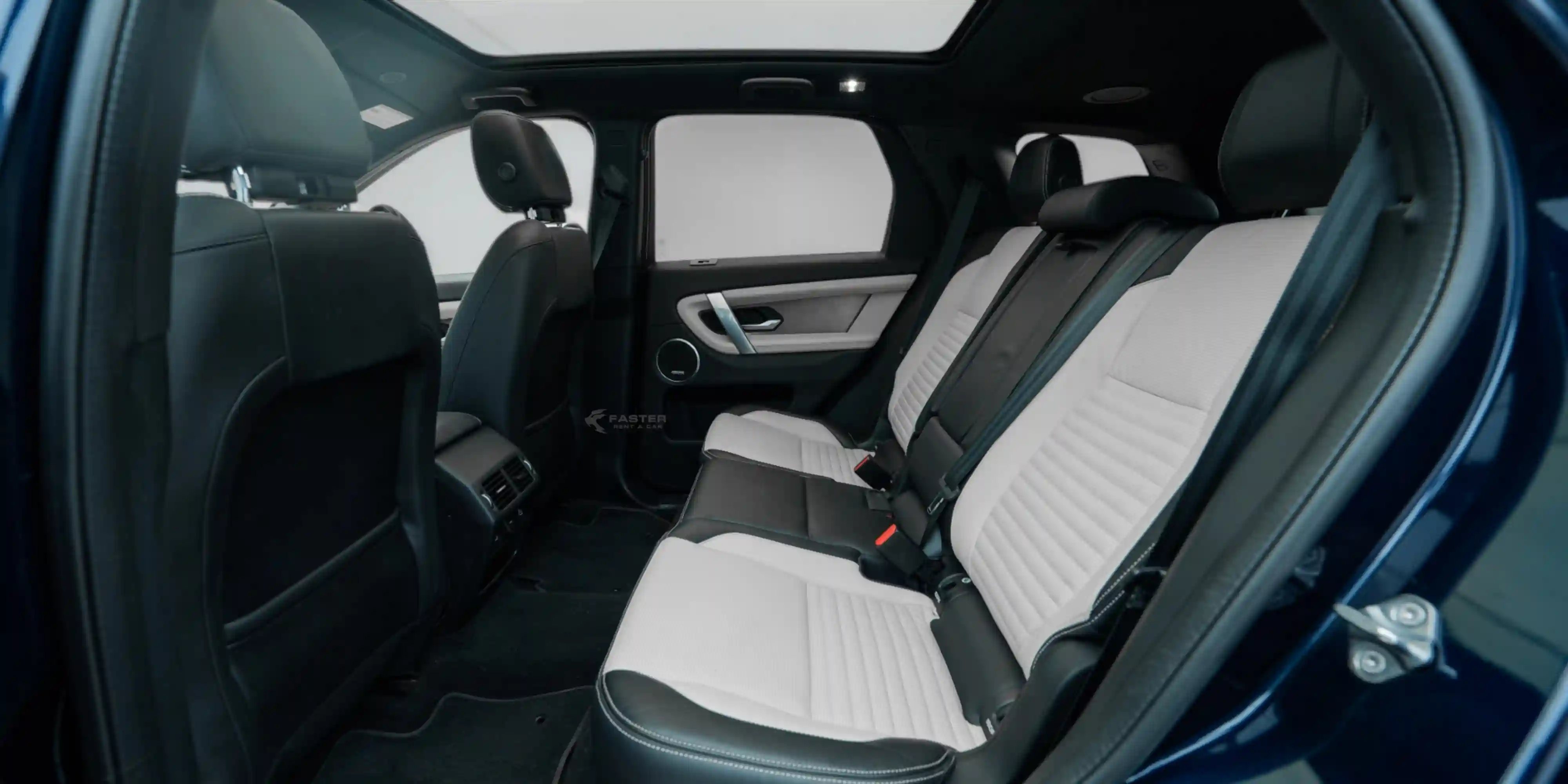 land-rover-discovery-2022-inside2